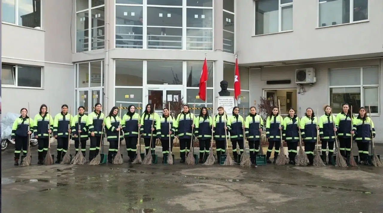 Konak Sokaklarında Kadın Emeği