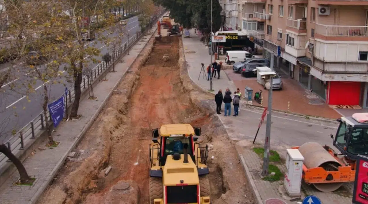 İzmir’de Asfalt Seferberliği 2025 Hedefi 1 Milyon Ton!