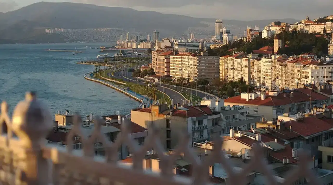 İzmirliler Müjde: Havalar Isınıyor, Yağmur Yolda