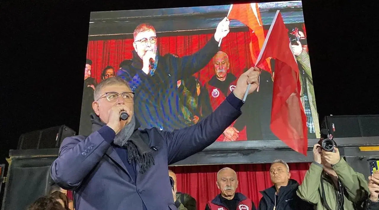 Başkan Tugay’dan Gençlere Mitingde Çağrı