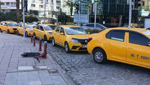 İzmir’de Taksicilerden Korsan Taşımacılığa Tepki