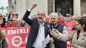 İzmir’de Emeklilerden Bayram İkramiyesi Tepkisi