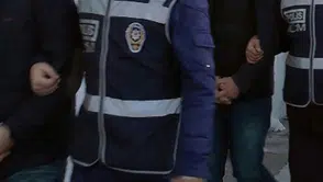 İzmir’de Otomobildeki Gizli Bölmede Esrar Bulundu