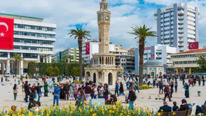 İzmir'de Sıcak Hava Başlıyor