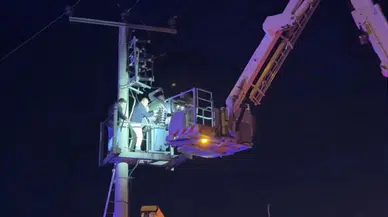 İzmir’de Elektrik Akımına Kapılan İşçi Ağır Yaralandı