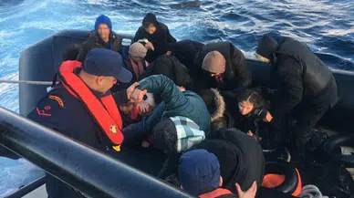 Seferihisar ve Karaburun Açıklarında 76 Kaçak Göçmen Yakalandı