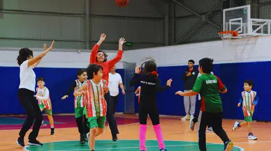 Karşıyakalı Aileler Basketbol Şenliği'nde Buluştu