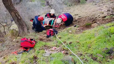 İzmir’de Dik Yamaçtan Düşen Vatandaş Kurtarıldı
