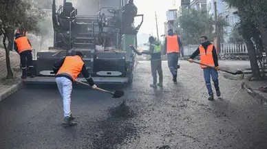 Bornova’da Yol ve Kaldırım Çalışmaları Devam Ediyor