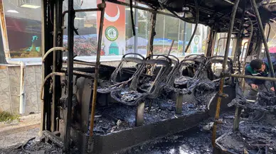İzmir’de Otobüs Küle Döndü