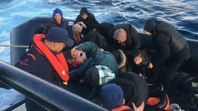 Seferihisar ve Karaburun Açıklarında 76 Kaçak Göçmen Yakalandı