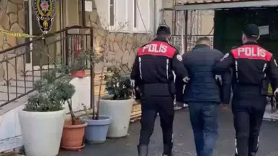 İzmir’de Aranan 2 Firari Hükümlü Yakalandı
