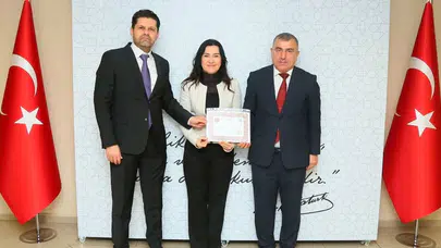 Başarılı Çalışmalarıyla Dikkat Çeken Başhekim Aladağ’a Ödül