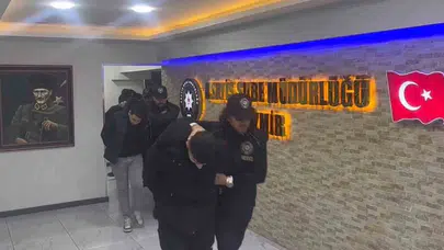 İzmir'de İnternet Dolandırıcılığı Şebekesine Dev Operasyon