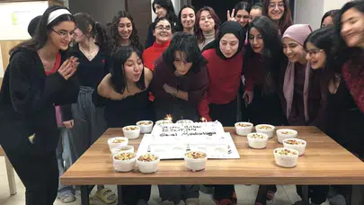 İzmir Büyükşehir Belediyesi’nden Öğrencilere Yılbaşı Sürprizi