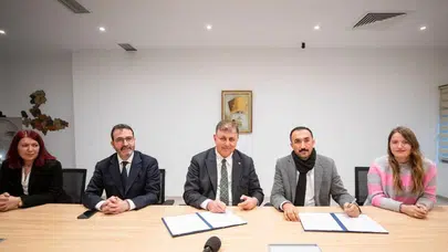 Başkan Tugay’dan Belediye Çalışanlarına Destek