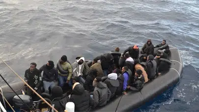 İzmir Çeşme Açıklarında 44 Düzensiz Göçmen Yakalandı