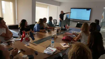 İzmir’de Gazetecilere Yüz Yüze Eğitim Fırsatı