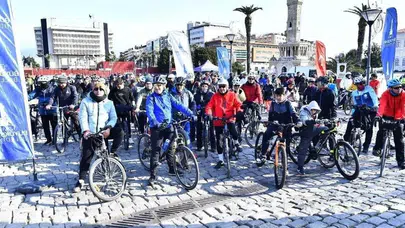 İzmir’de Bisikletli Pazarlar Devam Ediyor