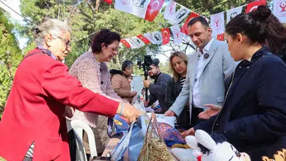 İzmir’de Sevgililer Günü Pazarı