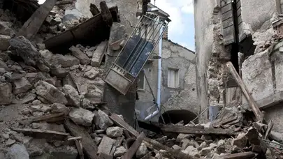 İzmir’de Deprem Riski Hangi Bölgelerde Daha Çok