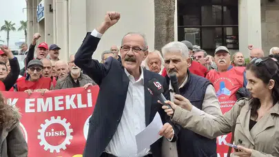 İzmir’de Emeklilerden Bayram İkramiyesi Tepkisi
