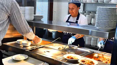 İzmir’de Kent Lokantaları Ramazan Boyunca Kapılarını Açıyor