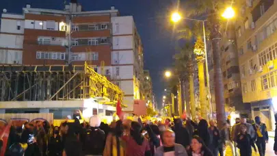 İzmir’de Tencere-Tavalı İmamoğlu Protestosu
