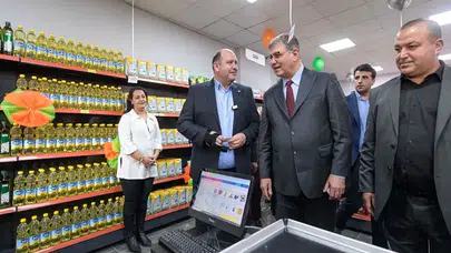 İzmir’de Para Geçmeyen Market Açıldı