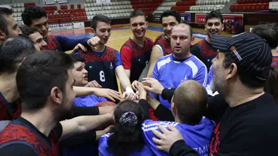 İzmir Büyükşehir’den özel bireylere basketbol sürprizi