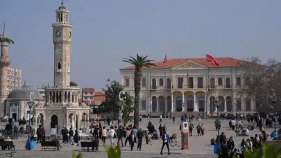 İzmir’de Bahar Havası: Sahiller ve Parklar Şenlendi