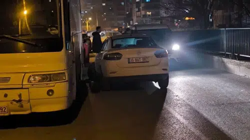 İzmir'de motosikletli saldırı: 27 yaşındaki genç hayatını kaybetti