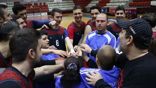 İzmir Büyükşehir’den özel bireylere basketbol sürprizi