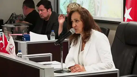 Başkan Yıldız Ünsal’dan Sert Tepki: “Bu Dil Ayrıştırıyor, Birleştirmiyor”