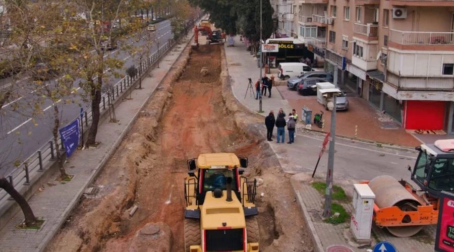 İzmir’de Asfalt Seferberliği 2025 Hedefi 1 Milyon Ton!