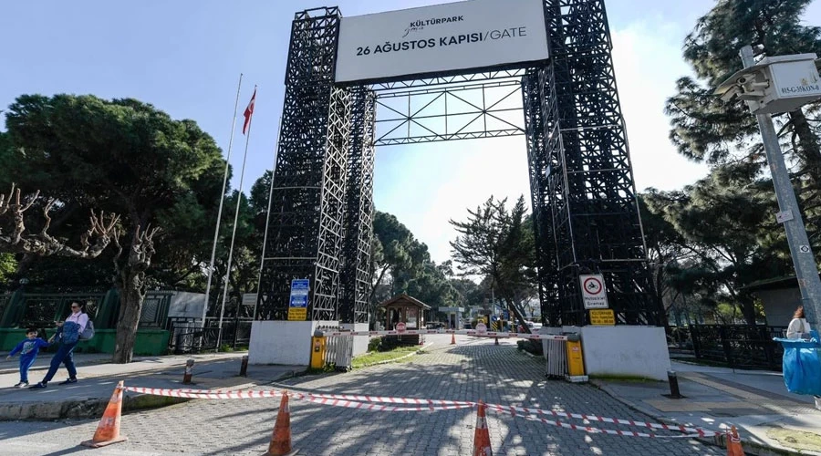 İzmir Kültürpark 26 Ağustos Kapısı’nda Güçlendirme Çalışması Başlatıyor