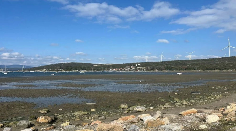 İzmir’de Deniz Çekilmesi Sürüyor