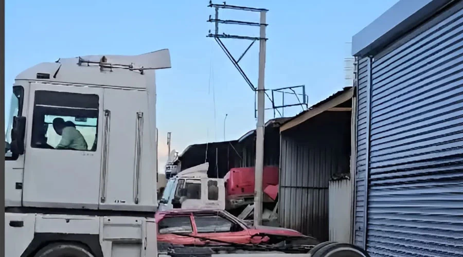 Bornova'da Kopan Elektrik Kablolarına Hızlı Müdahale