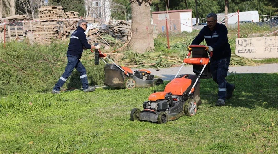 Bayraklı’da Parklar Yenileniyor