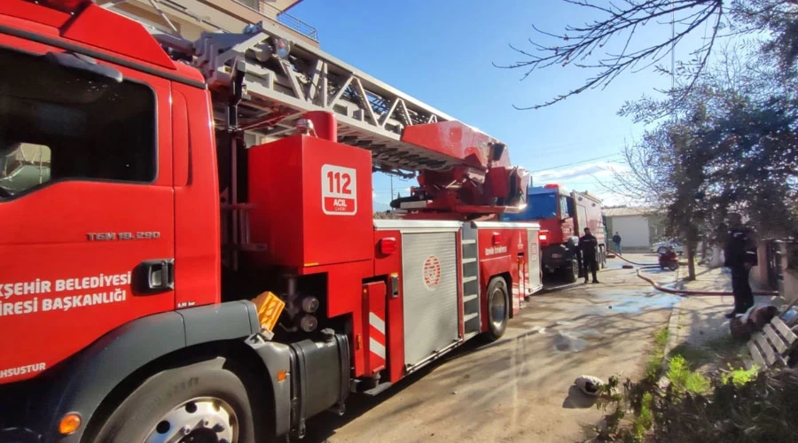 Ödemiş’te Ev Yangını: 3 Yaşındaki Çocuk Ağır Yaralandı