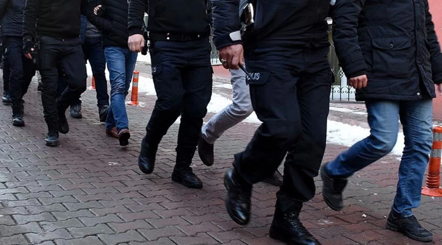 Seferihisar'da Sahte Sağlık Raporu Şebekesi Çökertildi