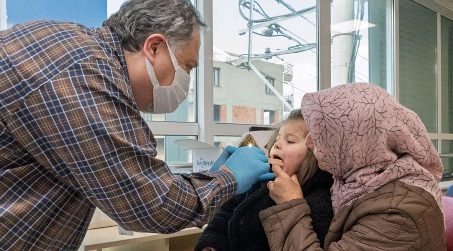 İzmir'de Ücretsiz Diş Sağlığı Hizmeti: 30 İlçede Yaygınlaştırılıyor