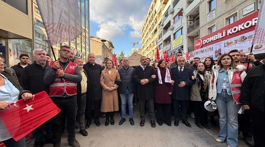 İzmir Gündoğdu’da Tek Yürek: “Saraylarıyla, Saltanatlarıyla Gidecekler!”