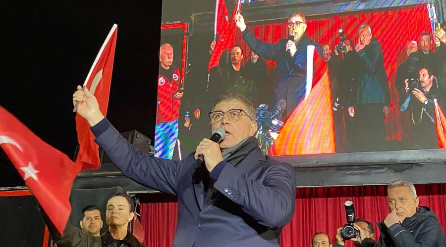 İzmir'den İmamoğlu’na güçlü destek