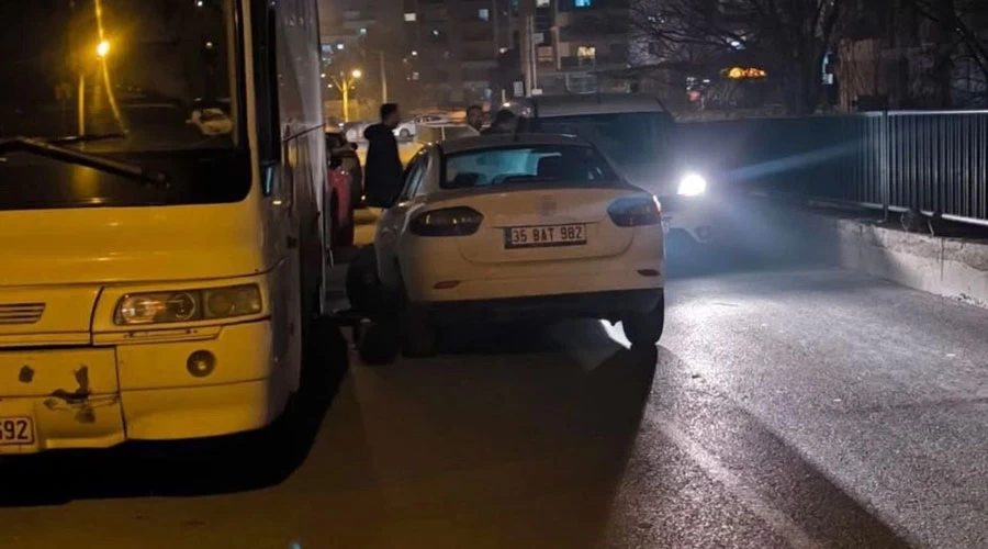 İzmir'de motosikletli saldırı: 27 yaşındaki genç hayatını kaybetti