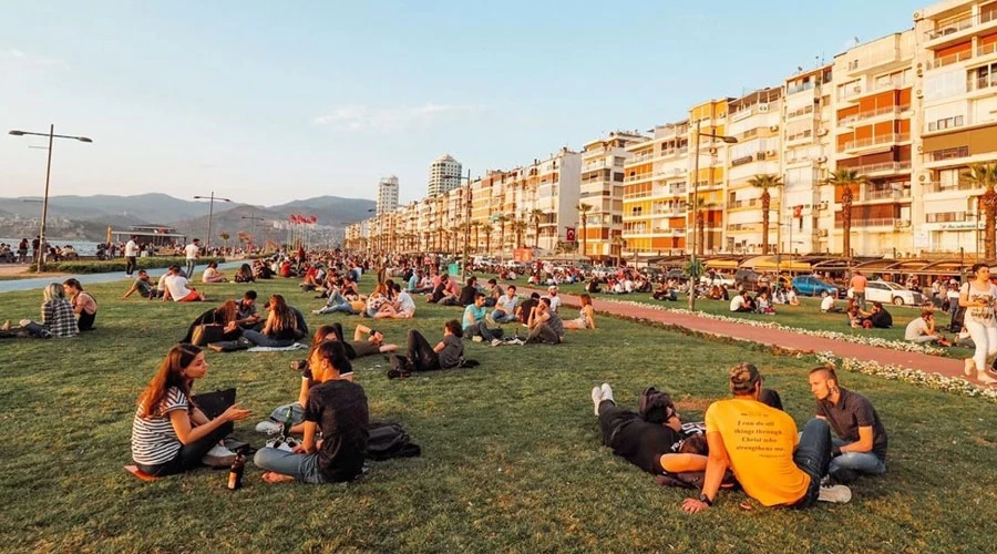 İzmir’de Sıcaklıklar Yükseliyor, Hafta Sonu Yağış Gelebilir