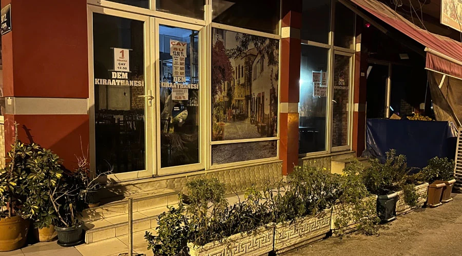 İzmir’de kahvehane önünde silahlı saldırı
