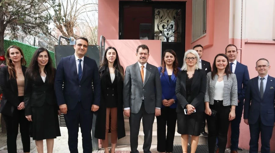 İzmir’de Kadına Şiddetle Mücadele Güçleniyor