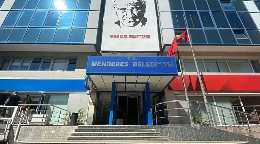 Menderes Belediyesi’nde Sular Durulmuyor