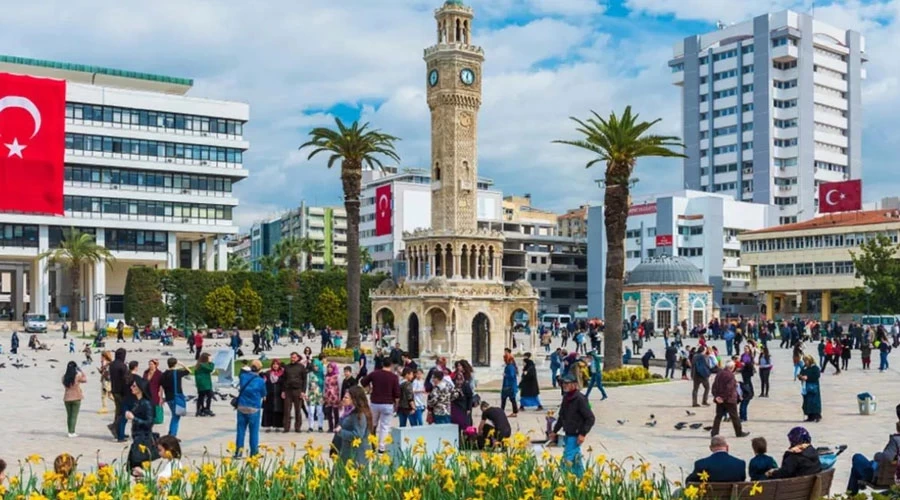İzmir'de Sıcak Hava Başlıyor